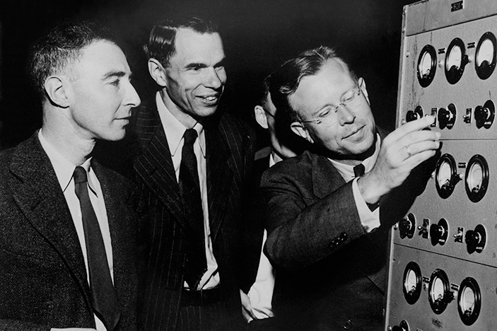Ernest Lawrence, Glenn Seaborg, and Robert Oppenheimer, in 1946