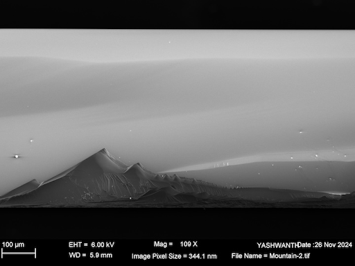 cross-section of a silicon substrate, forming a striking pattern during the cleaving process